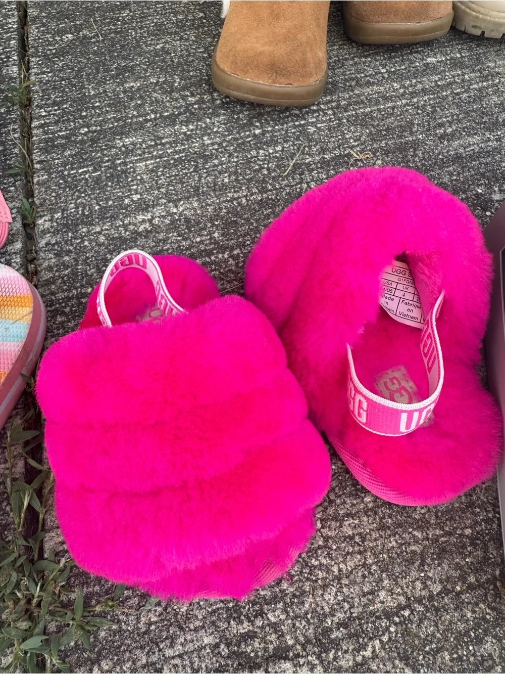 UGG Kids Hot Pink Fluffy Slide Slippers